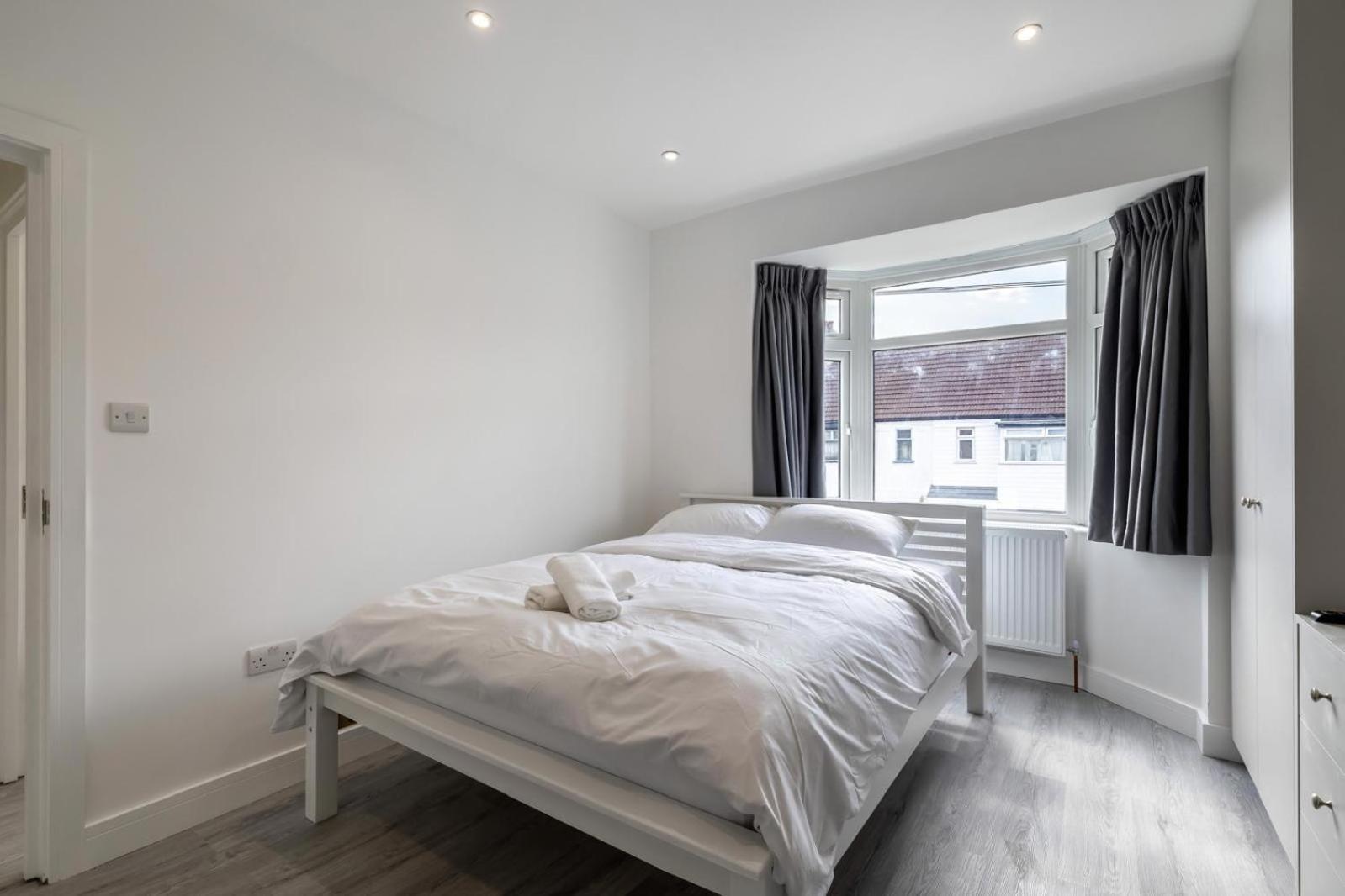 Modern Home With Driveway Parking For 2 Vehicles, Near Tottenham Hotspur Stadium, White Hart Lane Train Station Лондон Екстериор снимка