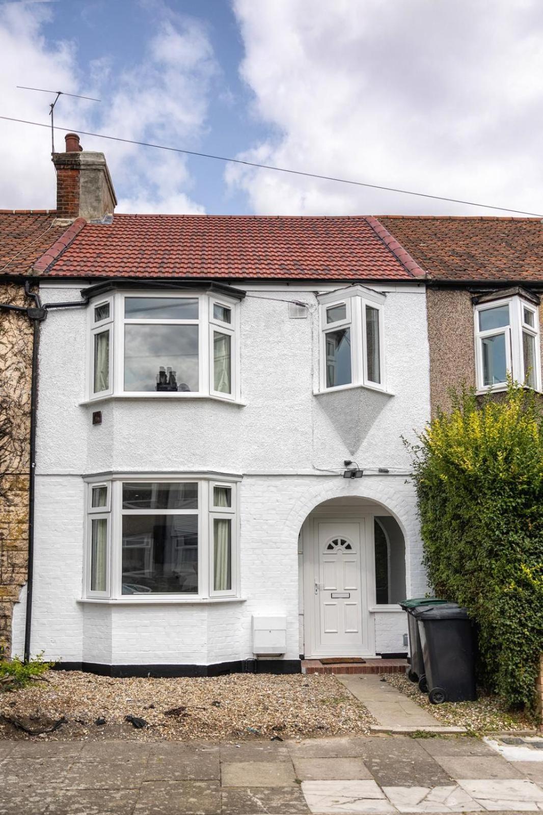 Modern Home With Driveway Parking For 2 Vehicles, Near Tottenham Hotspur Stadium, White Hart Lane Train Station Лондон Екстериор снимка